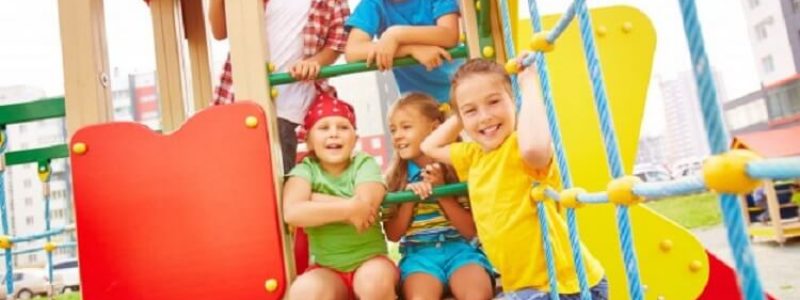 classmates jogando depois da escola